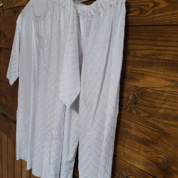 Men's White Polish lace 2 piece Dashiki set - Picture 2 of 10